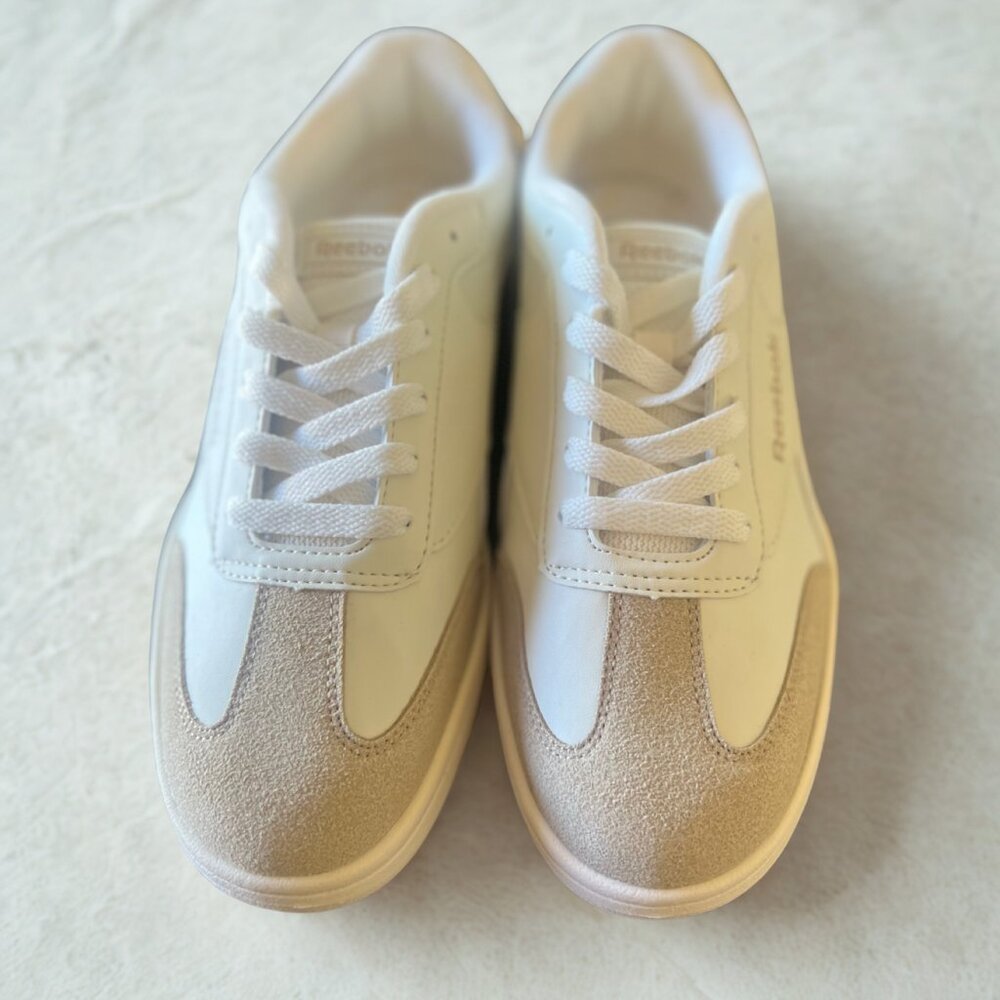 NWOT Reebok Club C 85 White / Beige Suede Sneakers – Women’s 7.5 (Men’s 6 K)